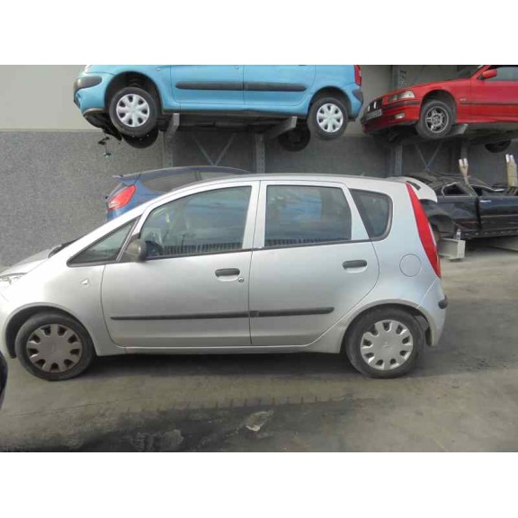 mitsubishi colt berlina 5 (z30a) del año 2004