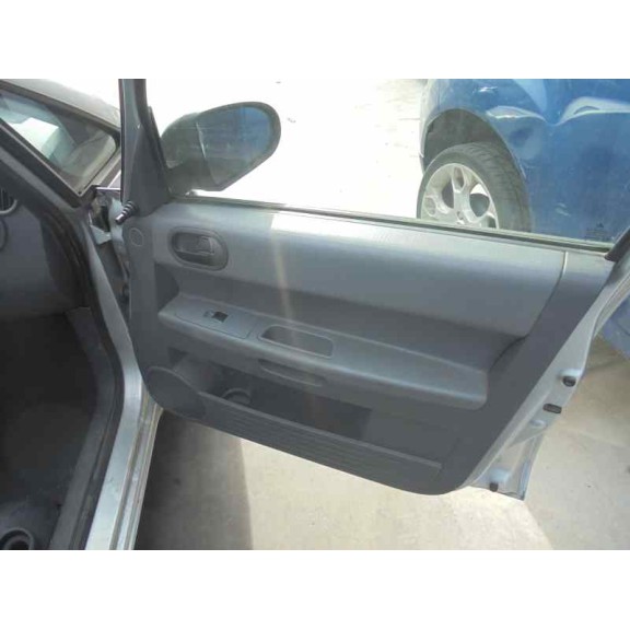 mitsubishi colt berlina 5 (z30a) del año 2004