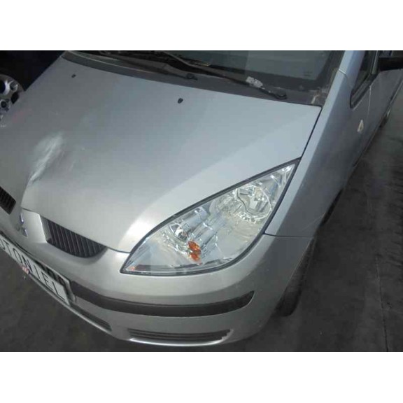 mitsubishi colt berlina 5 (z30a) del año 2004