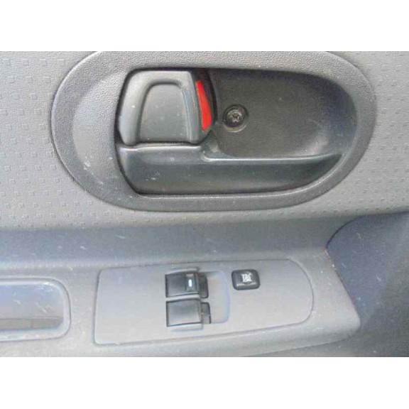 mitsubishi colt berlina 5 (z30a) del año 2004