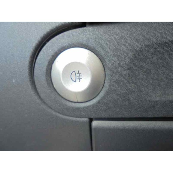 mitsubishi colt berlina 5 (z30a) del año 2004