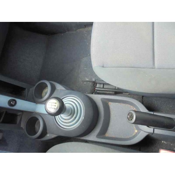 mitsubishi colt berlina 5 (z30a) del año 2004