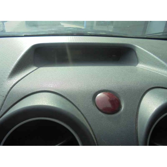 mitsubishi colt berlina 5 (z30a) del año 2004