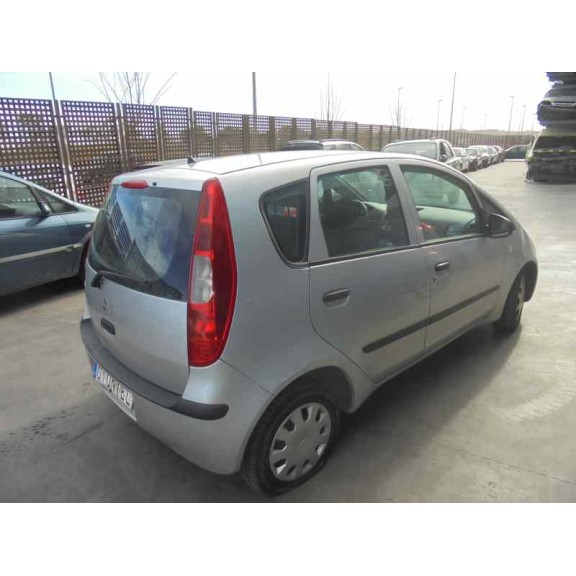 mitsubishi colt berlina 5 (z30a) del año 2004