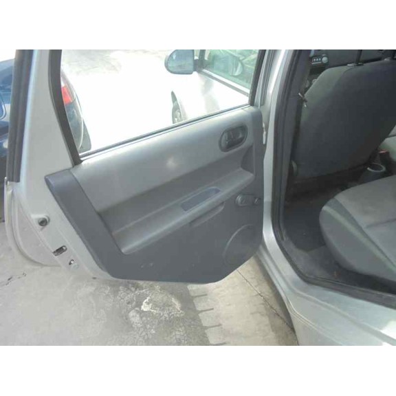 mitsubishi colt berlina 5 (z30a) del año 2004