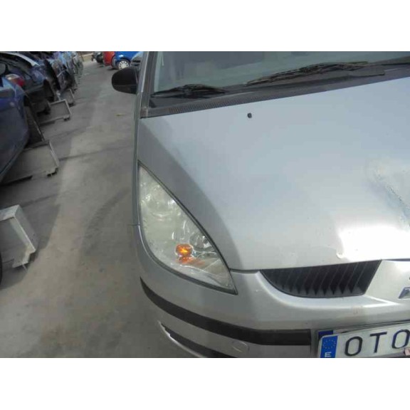 mitsubishi colt berlina 5 (z30a) del año 2004