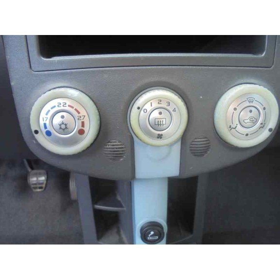 mitsubishi colt berlina 5 (z30a) del año 2004