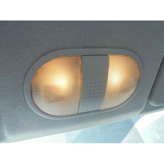 mitsubishi colt berlina 5 (z30a) del año 2004