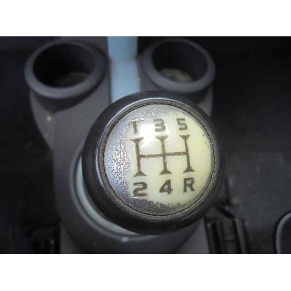 mitsubishi colt berlina 5 (z30a) del año 2004