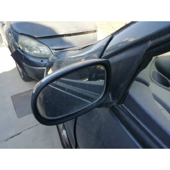 nissan almera tino (v10m) del año 2005