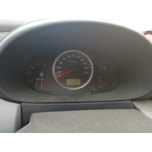 nissan almera tino (v10m) del año 2005