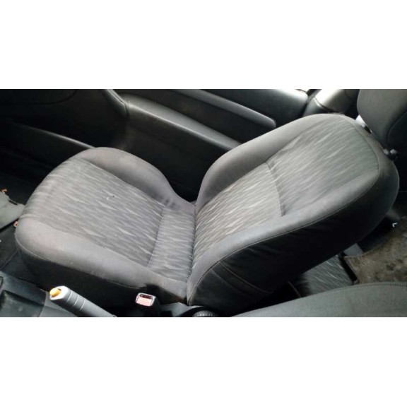 ford focus berlina (cak) del año 2004