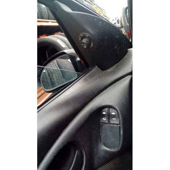 ford focus berlina (cak) del año 2004