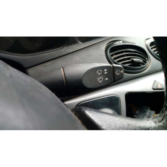 ford focus berlina (cak) del año 2004