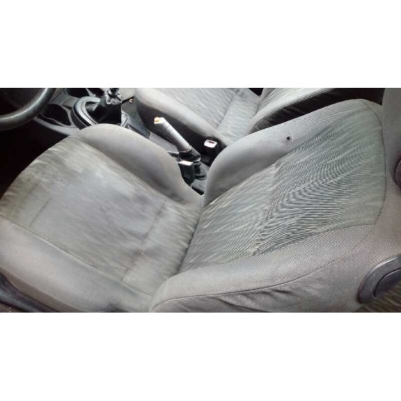 ford focus berlina (cak) del año 2004