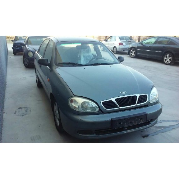 daewoo lanos del año 2001