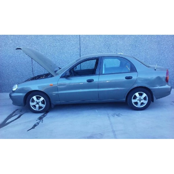 daewoo lanos del año 2001
