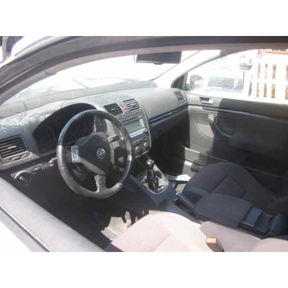 volkswagen golf v berlina (1k1) del año 2007