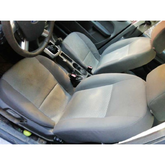 ford focus berlina (cap) del año 2007