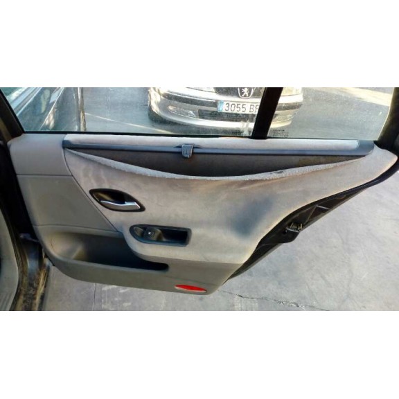 renault laguna ii grandtour (kg0) del año 2001