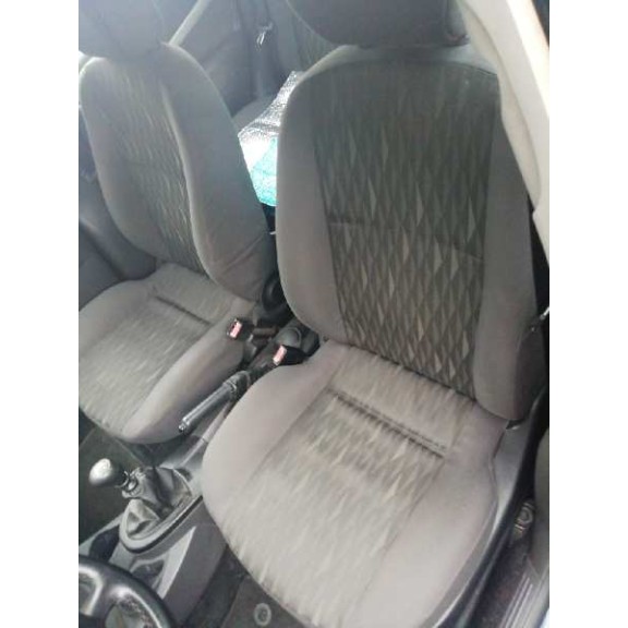 ford focus berlina (cak) del año 2003