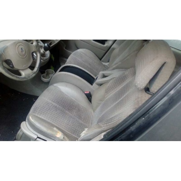 renault grand scenic del año 2004