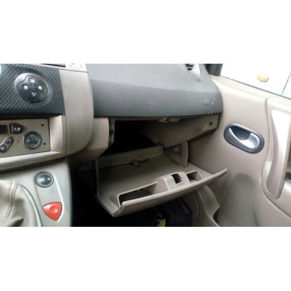 renault grand scenic del año 2004