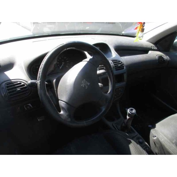 peugeot 206 berlina del año 2002