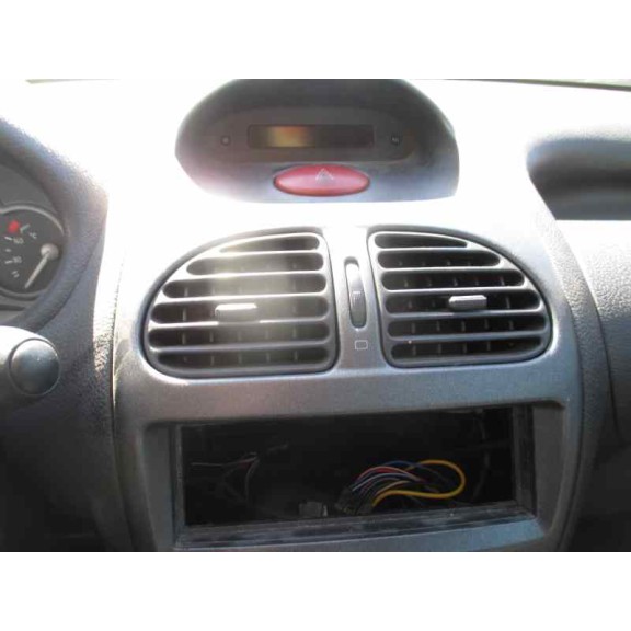 peugeot 206 berlina del año 2002