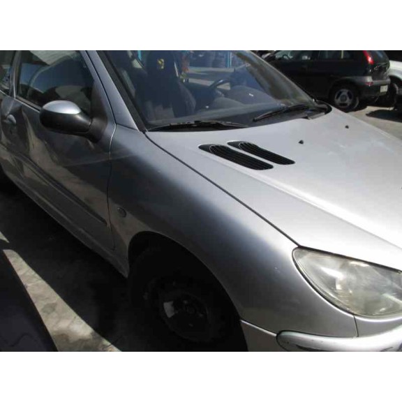 peugeot 206 berlina del año 2002