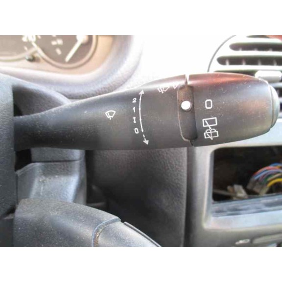 peugeot 206 berlina del año 2002