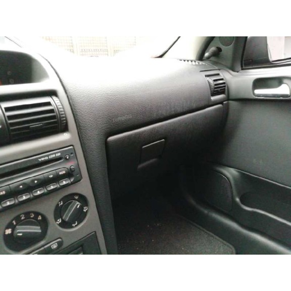 opel astra g berlina del año 2002