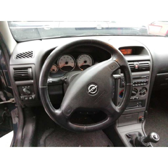 opel astra g berlina del año 2002