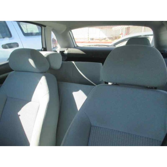 seat ibiza (6l1) del año 2003