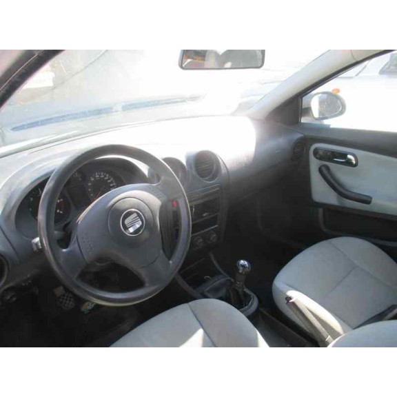 seat ibiza (6l1) del año 2003