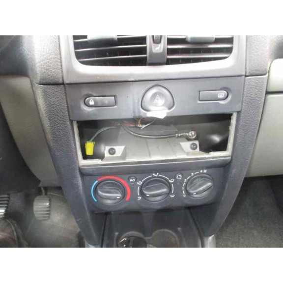 renault clio ii fase ii (b/cb0) del año 2001