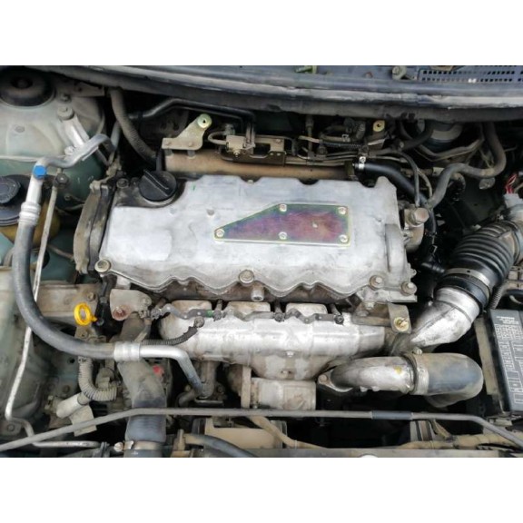 nissan almera tino (v10m) del año 2001