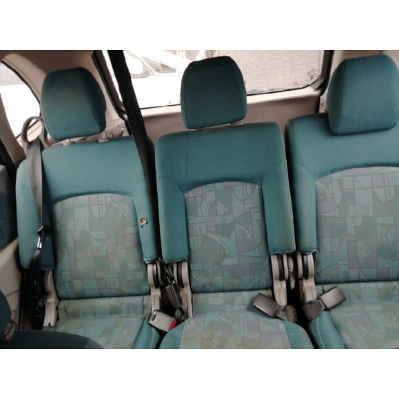 nissan almera tino (v10m) del año 2001