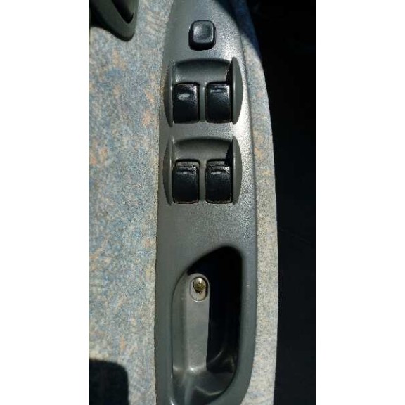 daewoo nubira berlina del año 1999