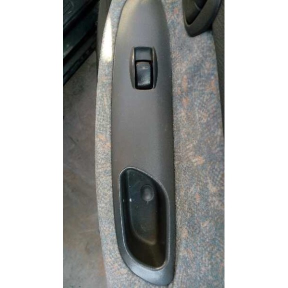 daewoo nubira berlina del año 1999