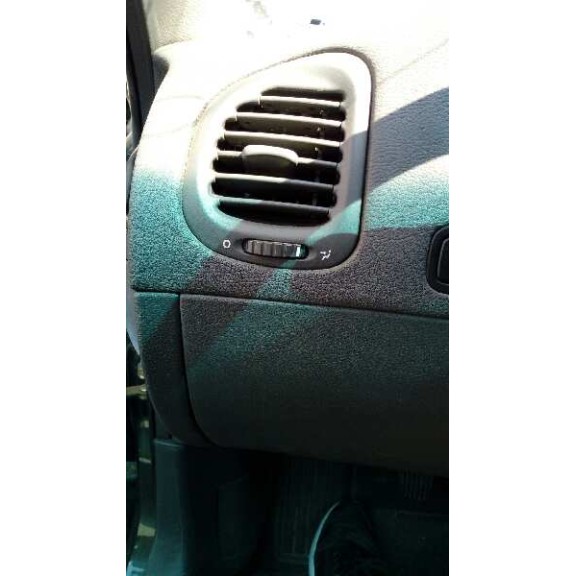 daewoo nubira berlina del año 1999