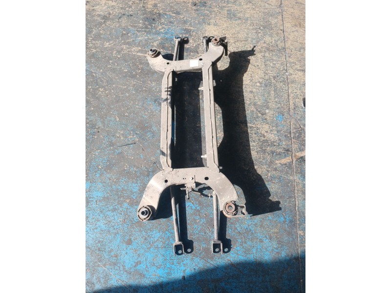 Recambio de puente trasero para renault megane e-tech suv ev40 referencia OEM IAM 554000941R  