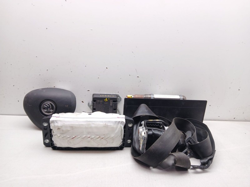 Recambio de kit airbag para skoda superb (3v3) 2.0 tdi referencia OEM IAM 3v0880204e 3v0880201t 5q0959655at