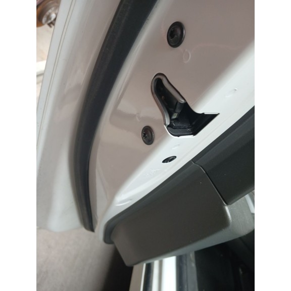 Recambio de cerradura puerta trasera izquierda para chevrolet cruze (j300) 2.0 cdi referencia OEM IAM   