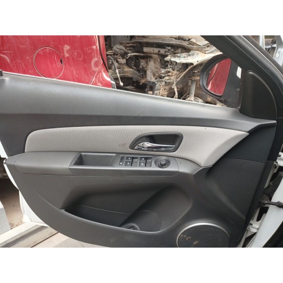 Recambio de guarnecido puerta delantera izquierda para chevrolet cruze (j300) 2.0 cdi referencia OEM IAM   