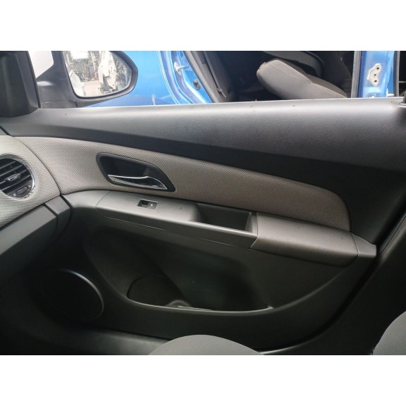 Recambio de guarnecido puerta delantera derecha para chevrolet cruze (j300) 2.0 cdi referencia OEM IAM   