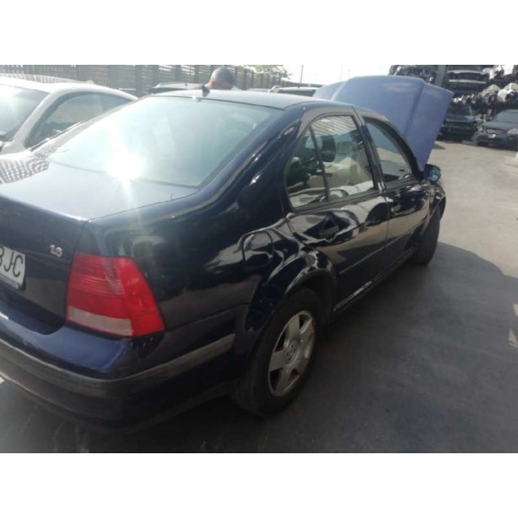 volkswagen bora berlina (1j2) del año 2001
