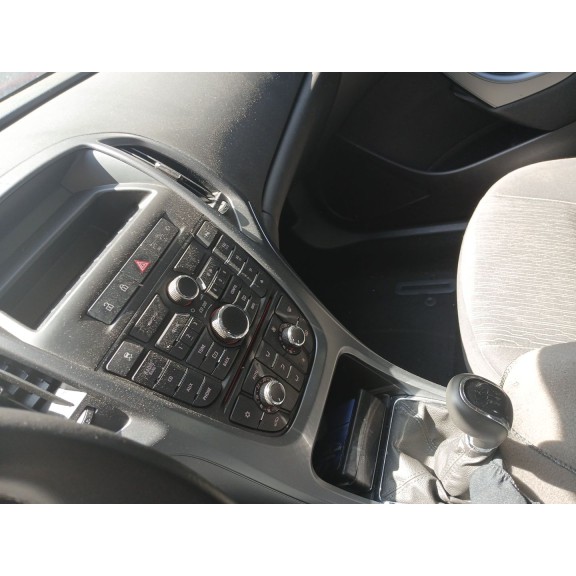 opel astra j (p10) del año 2024