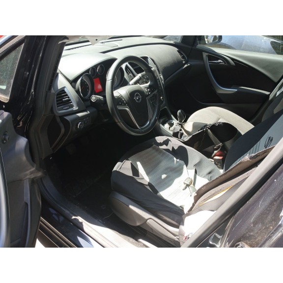 opel astra j (p10) del año 2024