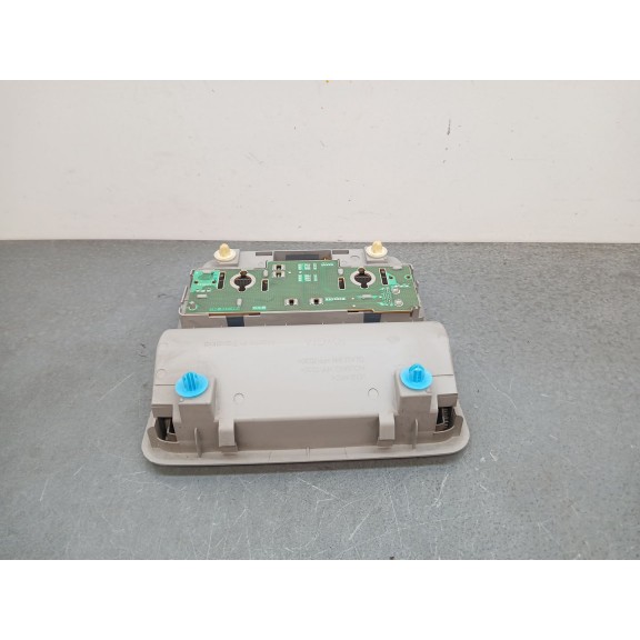 Recambio de luz interior para toyota auris active referencia OEM IAM   